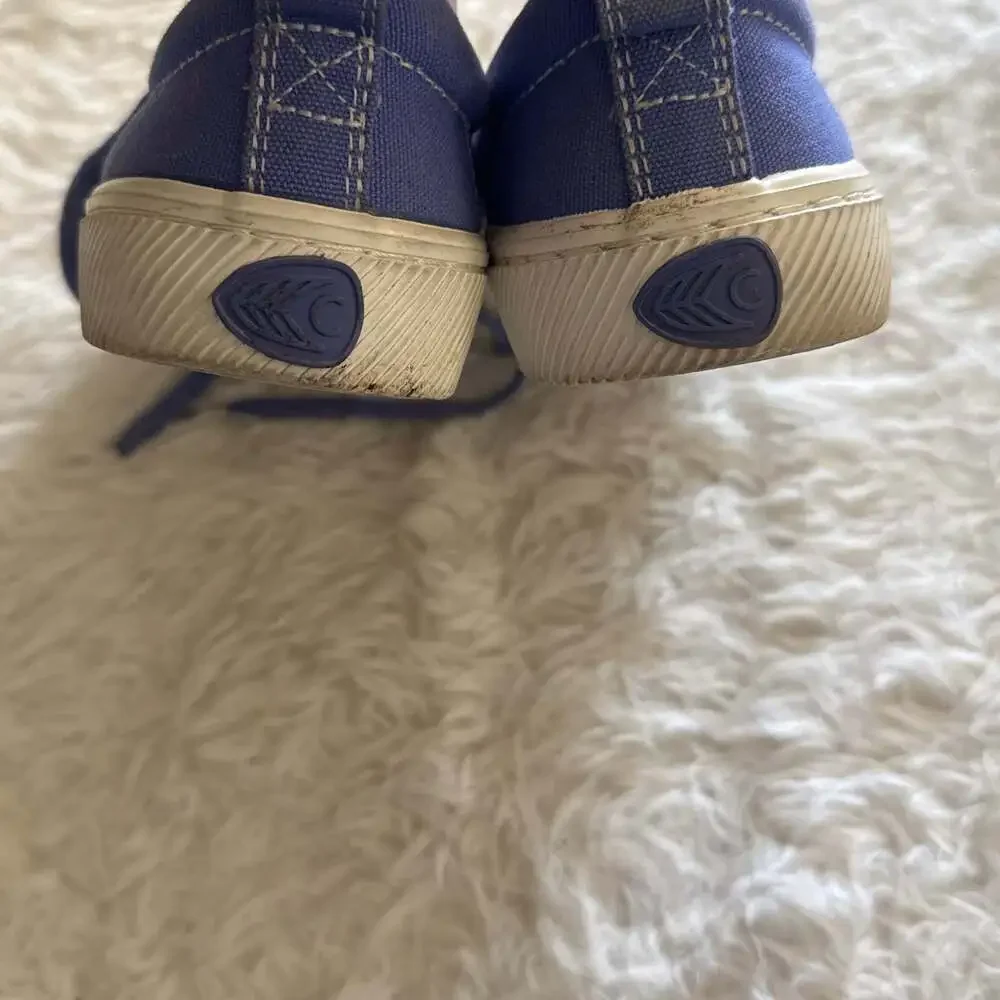 Cariuma x Pantone OCA Low Canvas Sneakers in Very Peri Purple‎